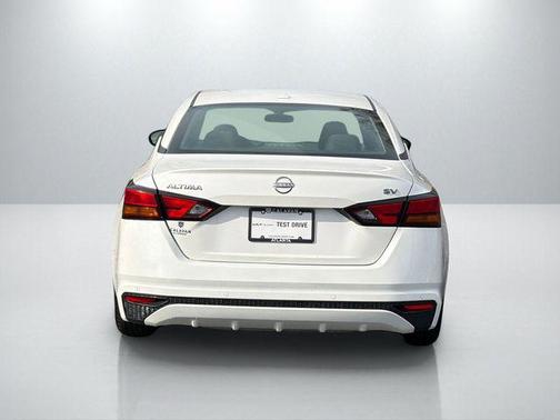 Pearl White Tricoat 2024 Nissan Altima 2.5 SV
