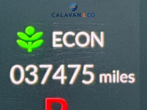 White 2023 Honda HR-V LX