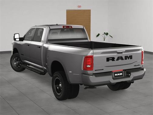 2025 RAM 3500 Big Horn Crew Cab 4x4 8' Box