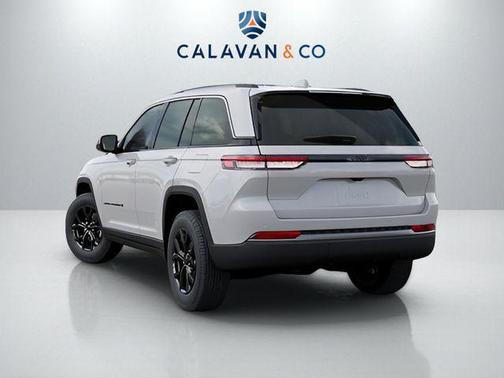 Bright White Clearcoat 2026 Jeep Grand Cherokee Altitude