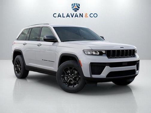 Bright White Clearcoat 2026 Jeep Grand Cherokee Altitude