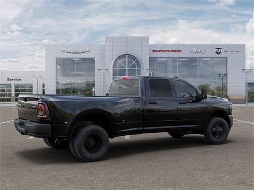 2026 RAM 3500 Tradesman Crew Cab 4x4 8' Box