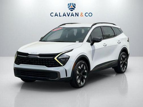 Glacial White Pearl 2023 Kia Sportage X-Line