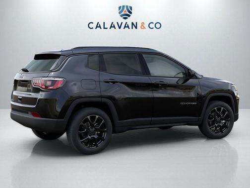 Diamond Black Crystal Pearlcoat 2026 Jeep Compass Latitude