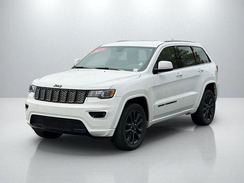 2022 Jeep Grand Cherokee Laredo