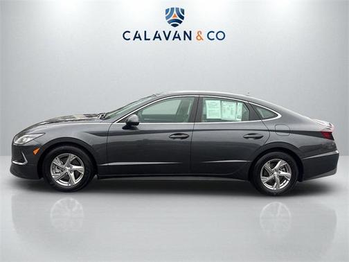 2022 Hyundai SONATA SE