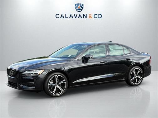 2024 Volvo S60 B5 Core Dark Theme