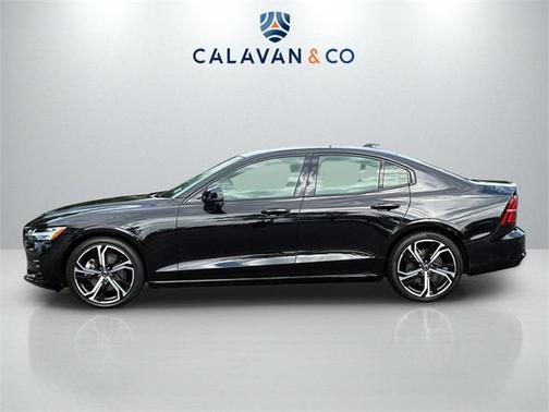 2024 Volvo S60 B5 Core Dark Theme