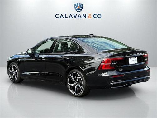 2024 Volvo S60 B5 Core Dark Theme