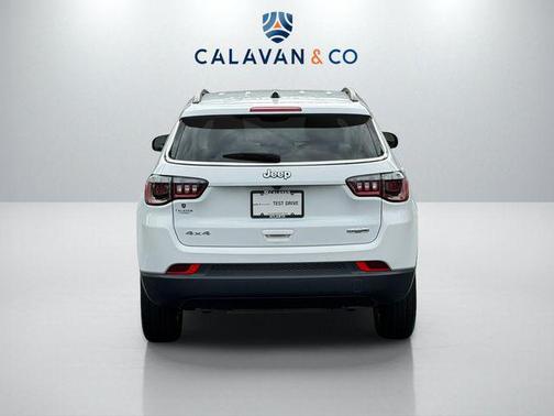 Bright White Clearcoat 2024 Jeep Compass Latitude