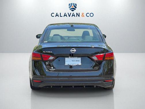 Super Black Clearcoat 2025 Nissan Altima 2.5 SV