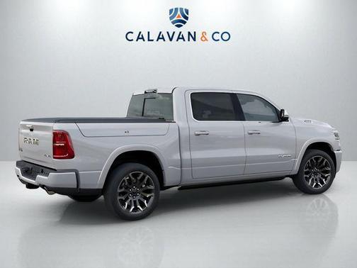 Ivory White Tri-Coat Pearlcoat 2026 RAM 1500 Longhorn