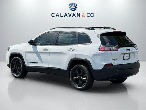 Bright White Clearcoat 2023 Jeep Cherokee Altitude