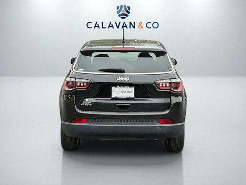 Diamond Black Crystal Pearlcoat 2023 Jeep Compass Sport
