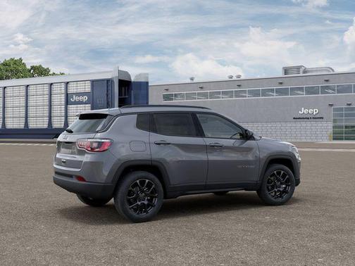 Sting-Gray Clearcoat 2026 Jeep Compass Latitude