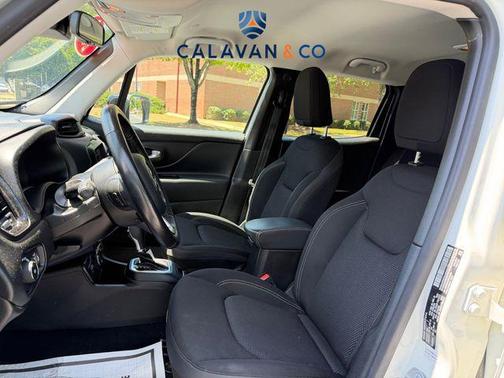 Alpine White Clearcoat 2023 Jeep Renegade Altitude