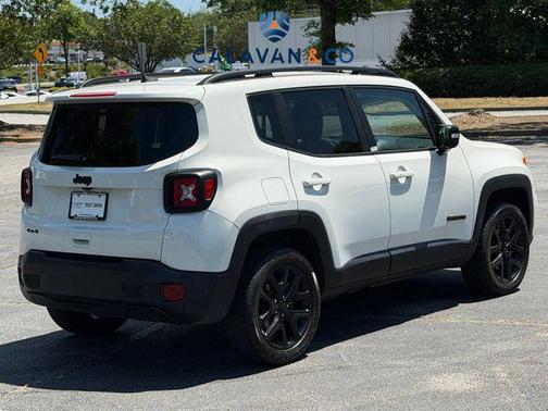 Alpine White Clearcoat 2023 Jeep Renegade Altitude