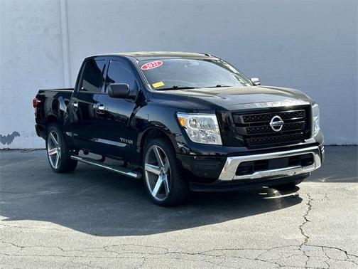 2021 Nissan Titan SV