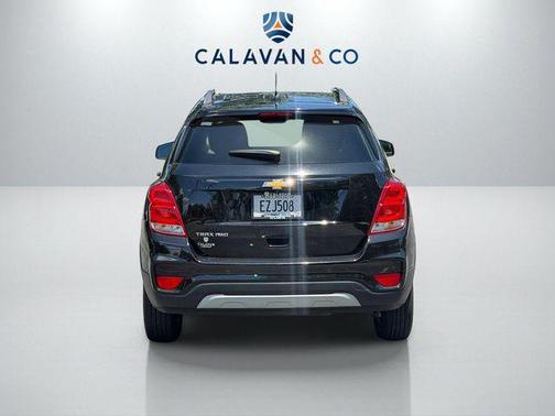 Mosaic Black Metallic 2022 Chevrolet Trax LT
