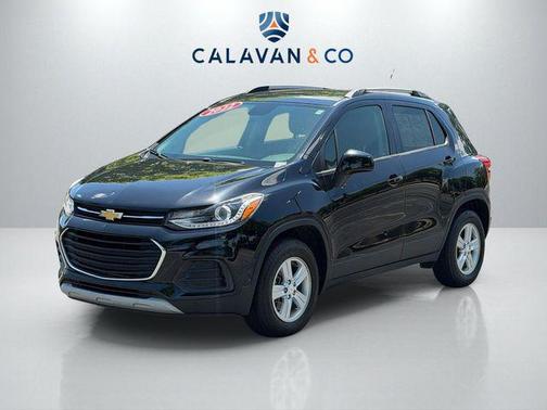 Mosaic Black Metallic 2022 Chevrolet Trax LT