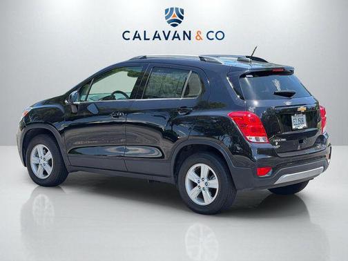 Mosaic Black Metallic 2022 Chevrolet Trax LT