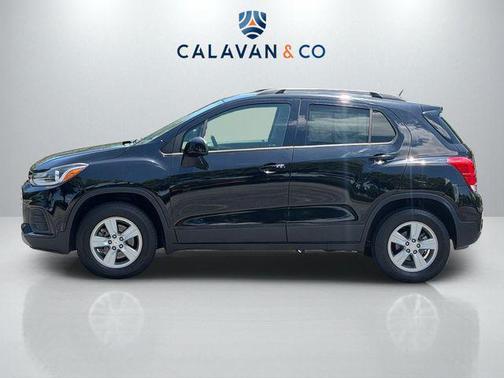 Mosaic Black Metallic 2022 Chevrolet Trax LT