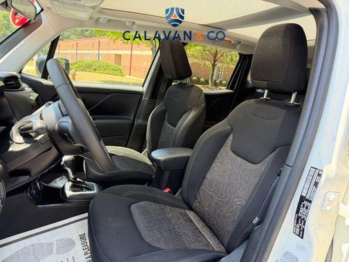 Alpine White Clearcoat 2023 Jeep Renegade Upland