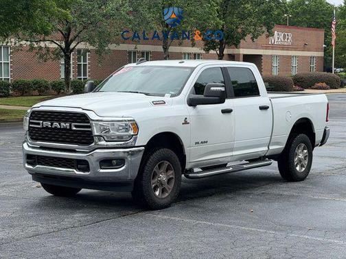 Bright White Clearcoat 2024 RAM 2500 Big Horn Crew Cab 4x4 6'4' Box