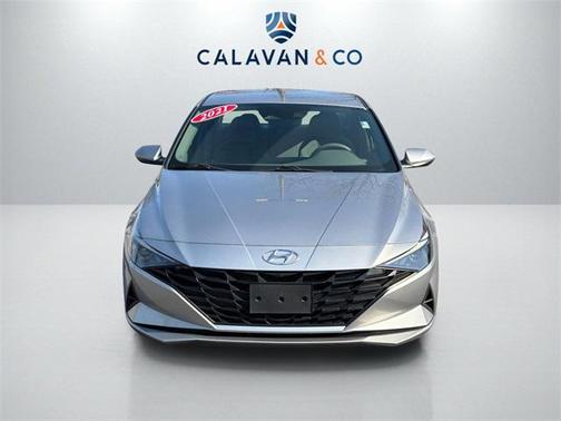 2021 Hyundai ELANTRA SE