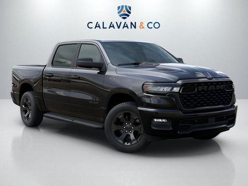 Diamond Black Crystal Pearlcoat 2026 RAM 1500 Express