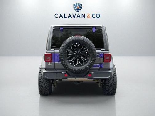Granite Crystal Metallic Clearcoat 2022 Jeep Wrangler Unlimited Sahara