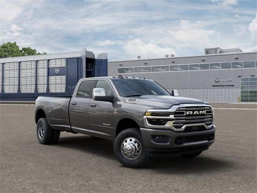 2026 RAM 3500 Laramie Crew Cab 4x4 8' Box