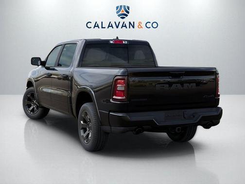 Diamond Black Crystal Pearlcoat 2026 RAM 1500 Big Horn/Lone Star