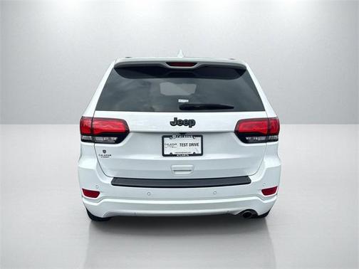 2022 Jeep Grand Cherokee Laredo