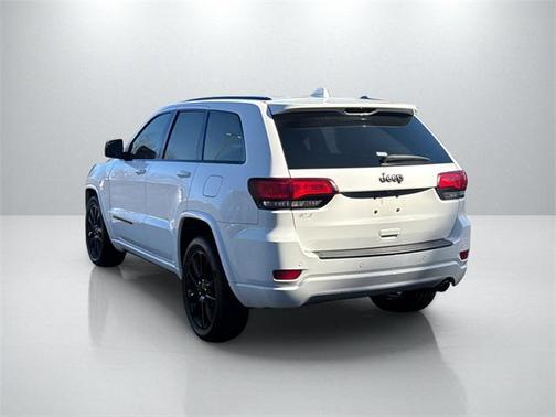 2022 Jeep Grand Cherokee Laredo