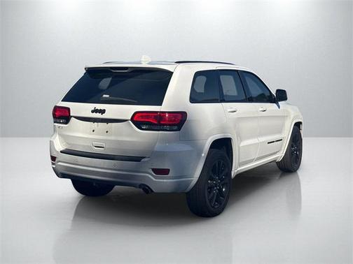 2022 Jeep Grand Cherokee Laredo