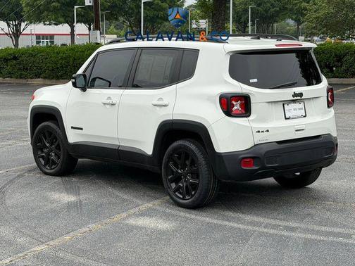 Alpine White Clearcoat 2023 Jeep Renegade Altitude