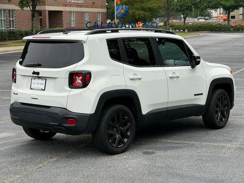 Alpine White Clearcoat 2023 Jeep Renegade Altitude