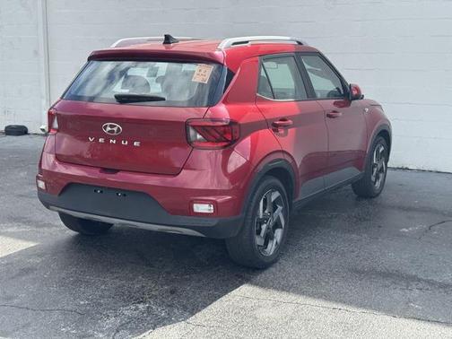 2021 Hyundai VENUE SEL