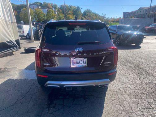 Sangria 2020 Kia Telluride EX