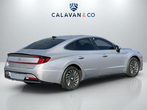 2023 Hyundai SONATA Hybrid SE