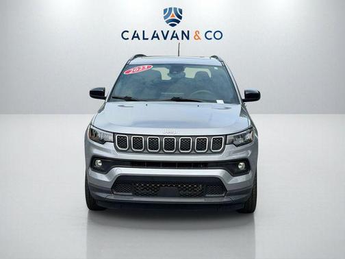 Billet Silver Metallic Clearcoat 2023 Jeep Compass Latitude Lux