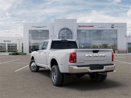 2026 RAM 3500 Laramie Crew Cab 4x4 8' Box