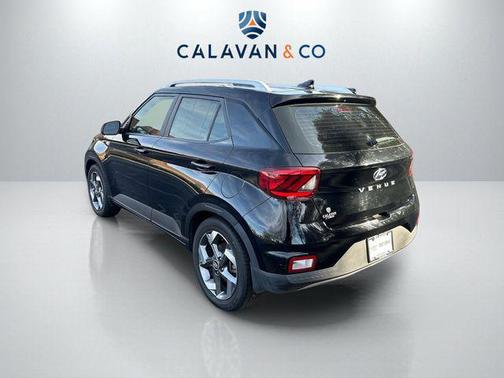 2022 Hyundai VENUE SEL