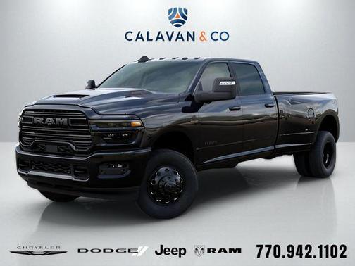 Diamond Black Crystal Pearlcoat 2026 RAM 3500 Laramie Crew Cab 4x4 8' Box