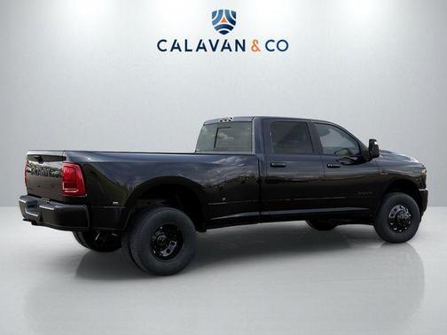 Diamond Black Crystal Pearlcoat 2026 RAM 3500 Laramie Crew Cab 4x4 8' Box