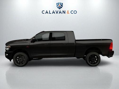 Diamond Black Crystal Pearlcoat 2026 RAM 2500 Laramie