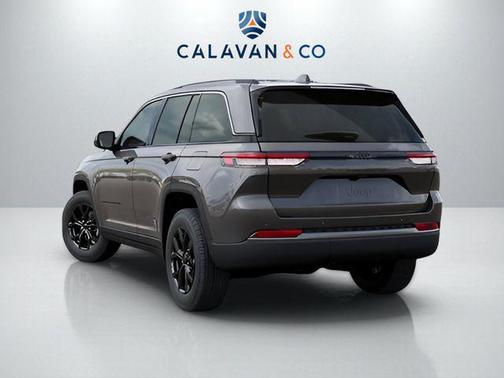 Baltic Gray Metallic Clearcoat 2026 Jeep Grand Cherokee Altitude