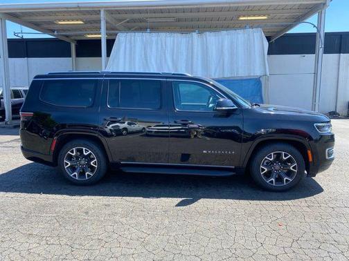 Diamond Black Crystal Pearlcoat 2024 Jeep Wagoneer Series III 4x4