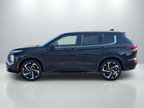 Silver 2023 Mitsubishi Outlander SE Special Editiont S-AWC